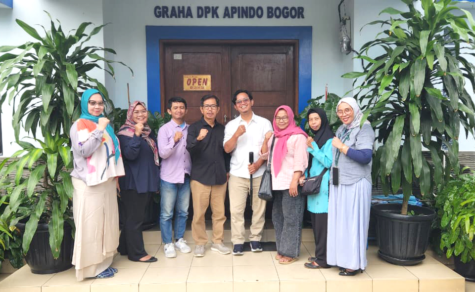 Rapat dan Sosialisasi Bidang II (UMKM) terkait Rencana Pelaksanaan Pujasara Kolaborasi dengan Serbu UMKM di Halaman Kantor APINDO Kabupaten Bogor.
